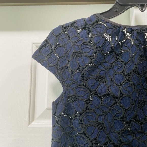 J. CREW Blue Lace Cap Sleeve Top Size 00 - Picture 4 of 13